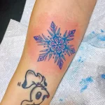Фото тату снежинка 30,11,2021 - №0371 - snowflake tattoo - tatufoto.com