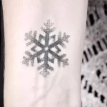 Фото тату снежинка 30,11,2021 - №0383 - snowflake tattoo - tatufoto.com