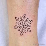 Фото тату снежинка 30,11,2021 - №0389 - snowflake tattoo - tatufoto.com