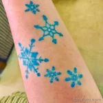 Фото тату снежинка 30,11,2021 - №0390 - snowflake tattoo - tatufoto.com