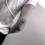 Фото тату снежинка 30,11,2021 - №0402 - snowflake tattoo - tatufoto.com