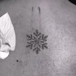 Фото тату снежинка 30,11,2021 - №0404 - snowflake tattoo - tatufoto.com