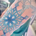 Фото тату снежинка 30,11,2021 - №0407 - snowflake tattoo - tatufoto.com
