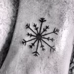 Фото тату снежинка 30,11,2021 - №0432 - snowflake tattoo - tatufoto.com