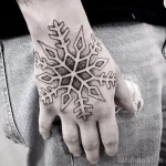 Фото тату снежинка 30,11,2021 - №0450 - snowflake tattoo - tatufoto.com