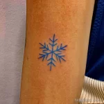 Фото тату снежинка 30,11,2021 - №0451 - snowflake tattoo - tatufoto.com