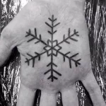 Фото тату снежинка 30,11,2021 - №0473 - snowflake tattoo - tatufoto.com