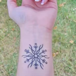 Фото тату снежинка 30,11,2021 - №0474 - snowflake tattoo - tatufoto.com