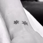 Фото тату снежинка 30,11,2021 - №0495 - snowflake tattoo - tatufoto.com