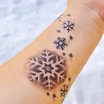 Фото тату снежинка 30,11,2021 - №0497 - snowflake tattoo - tatufoto.com