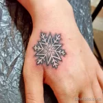 Фото тату снежинка 30,11,2021 - №0531 - snowflake tattoo - tatufoto.com