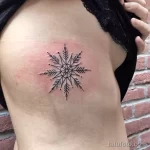 Фото тату снежинка 30,11,2021 - №0536 - snowflake tattoo - tatufoto.com