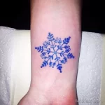 Фото тату снежинка 30,11,2021 - №0560 - snowflake tattoo - tatufoto.com