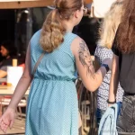 Девушка с тату льва на правом плече 3 - Уличная тату (street tattoo) № 16– tatufoto.com 28082021№0130