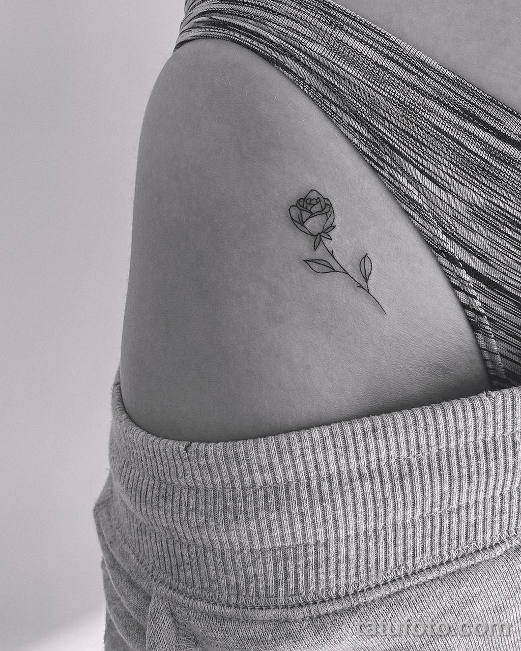 Пример женской тату 10,12,2021 - №009 - female tattoo - tatufoto.com
