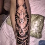 Пример рисунка тату с Богом Анубисом 30.12.2021 №1026 - tattoo anubis - tatufoto.com