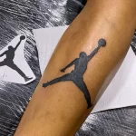 Фото баскетбольного рисунка тату 20.12.2021 №0354 - basketball tattoo - tatufoto.com