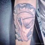 Фото баскетбольного рисунка тату 20.12.2021 №0436 - basketball tattoo - tatufoto.com
