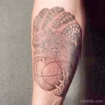 Фото баскетбольного рисунка тату 20.12.2021 №0701 - basketball tattoo - tatufoto.com
