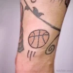 Фото баскетбольного рисунка тату 20.12.2021 №1897 - basketball tattoo - tatufoto.com