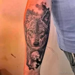 Фото пример рисунка тату с волком 16.12.2021 №0521 - Wolf tattoo - tatufoto.com