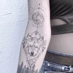 Фото рисунка тату волк и луна 16.12.2021 №0010 - Wolf tattoo - tatufoto.com