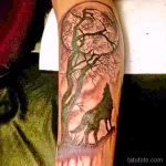 Фото рисунка тату волк и луна 16.12.2021 №0022 - Wolf tattoo - tatufoto.com