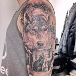 Фото рисунка тату волк на плече 16.12.2021 №0029 - Wolf tattoo - tatufoto.com