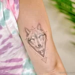 Фото рисунка тату волк на руке 16.12.2021 №0027 - Wolf tattoo - tatufoto.com
