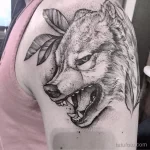 Фото рисунка тату волк на руке 16.12.2021 №0033 - Wolf tattoo - tatufoto.com