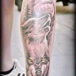 Фото рисунка тату волк на руке 16.12.2021 №0037 - Wolf tattoo - tatufoto.com