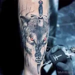 Фото рисунка тату волк на руке 16.12.2021 №0055 - Wolf tattoo - tatufoto.com