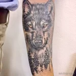 Фото рисунка тату волк на руке 16.12.2021 №0067 - Wolf tattoo - tatufoto.com
