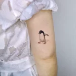 Фото тату пингвин 06,12,2021 - №039 - penguin tattoo - tatufoto.com