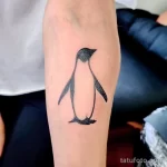 Фото тату пингвин 06,12,2021 - №262 - penguin tattoo - tatufoto.com
