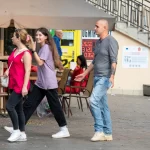 Мужчина с тату лес и птицы на запястье левой руки 01 - Уличная тату (street tattoo) от tatufoto.com 0468