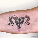 Рисунок тату со знаком зодиака козерог 22.01.22 №0094 - tattoo Capricorn tatufoto.com