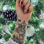 Фото тату к рождеству и новому году 07.01.22 №0495 - tattoo for christmas tatufoto.com