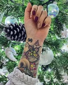 Фото тату к рождеству и новому году 07.01.22 №0495 - tattoo for christmas tatufoto.com