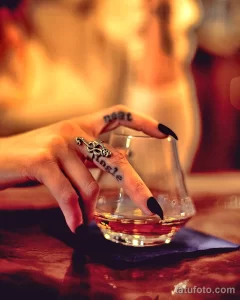 Тату с напитком Виски 12.02.22 №0135 - whiskey tattoo tatufoto.com