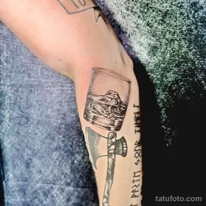 Тату с напитком Виски 12.02.22 №0142 - whiskey tattoo tatufoto.com