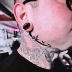 Фото пример рисунка тату на шее 02.02.22 №1012 - neck tattoo tatufoto.com