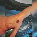 Фото тату Божья Коровка 17.02.22 №0052 - tattoo Ladybug tatufoto.com