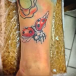 Фото тату Божья Коровка 17.02.22 №0054 - tattoo Ladybug tatufoto.com