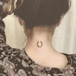 Фото тату подкова 17.02.22 №0001 - horseshoe tattoo tatufoto.com