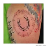 Фото тату подкова 17.02.22 №0005 - horseshoe tattoo tatufoto.com