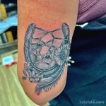 Фото тату подкова 17.02.22 №0070 - horseshoe tattoo tatufoto.com