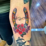 Фото тату подкова 17.02.22 №0090 - horseshoe tattoo tatufoto.com