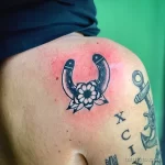 Фото тату подкова 17.02.22 №0145 - horseshoe tattoo tatufoto.com