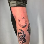 Фото тату подкова 17.02.22 №0159 - horseshoe tattoo tatufoto.com